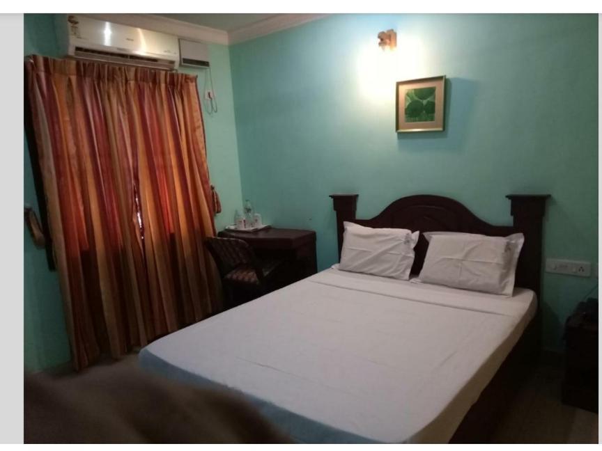 Hotel Priya Chengannur Ngoại thất bức ảnh