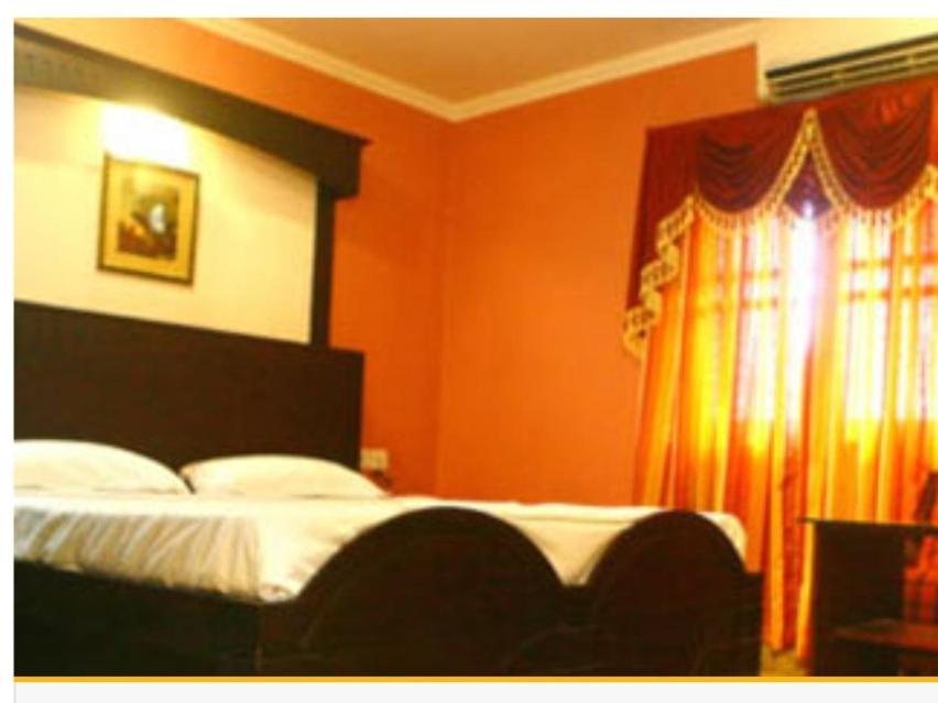 Hotel Priya Chengannur Ngoại thất bức ảnh