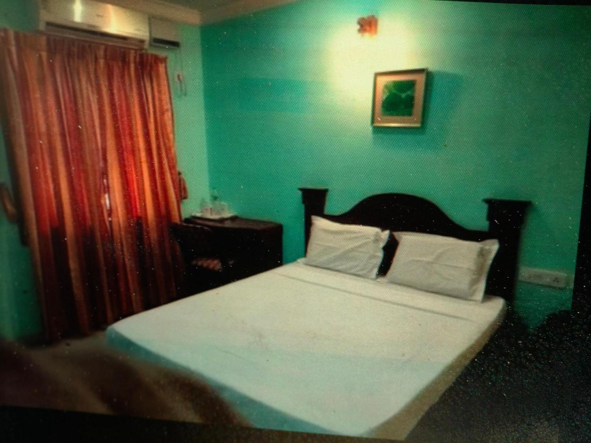 Hotel Priya Chengannur Ngoại thất bức ảnh